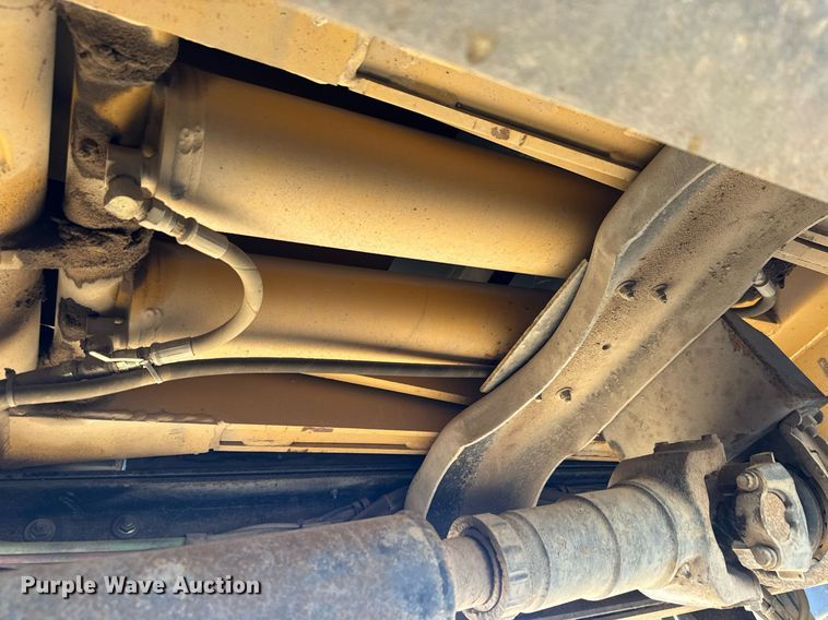 image for item MS9986 1995 Ford L8000 grain truck