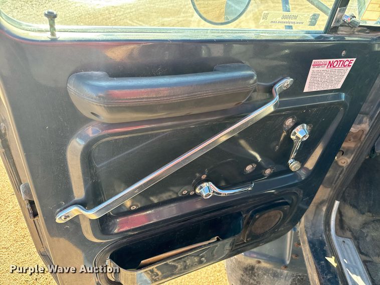 image for item MS9986 1995 Ford L8000 grain truck