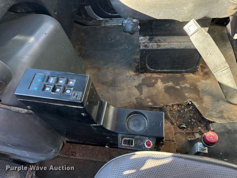 image for item MS9986 1995 Ford L8000 grain truck