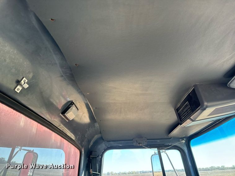 image for item MS9986 1995 Ford L8000 grain truck