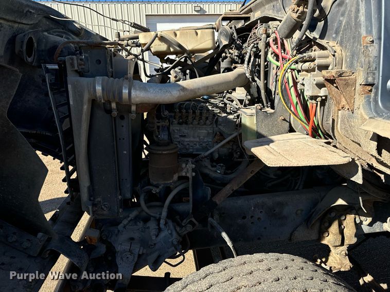 image for item MS9986 1995 Ford L8000 grain truck