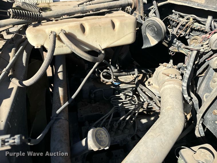 image for item MS9986 1995 Ford L8000 grain truck