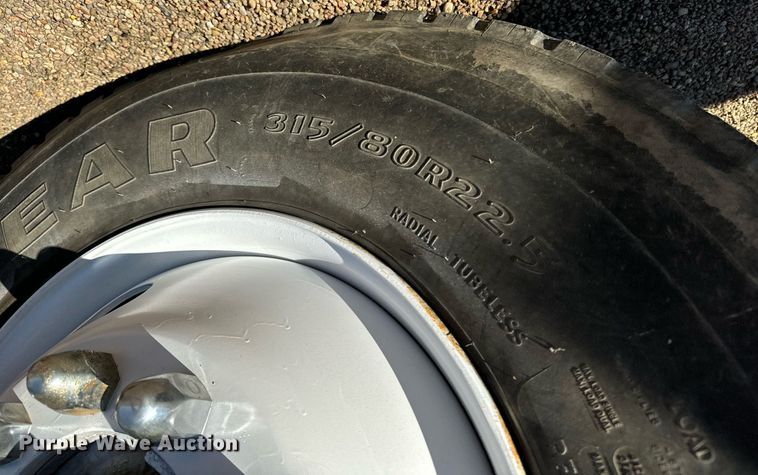 image for item MS9986 1995 Ford L8000 grain truck