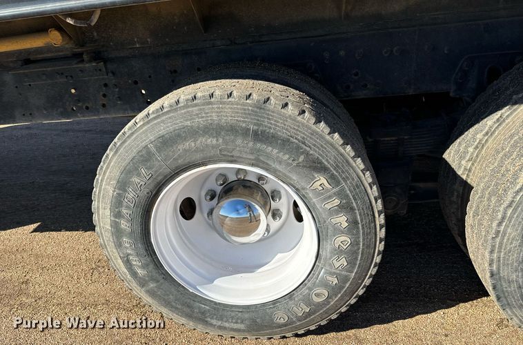 image for item MS9986 1995 Ford L8000 grain truck