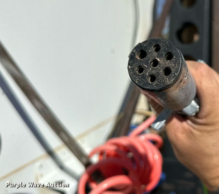 image for item DD3440 2008 Freightliner Columbia 120 semi truck