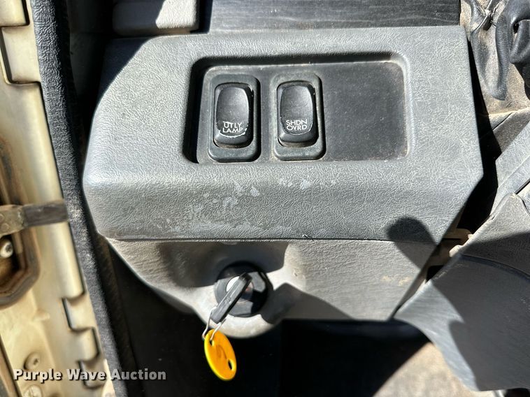 image for item DD3440 2008 Freightliner Columbia 120 semi truck