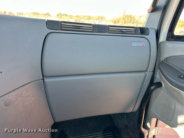 image for item DD3440 2008 Freightliner Columbia 120 semi truck