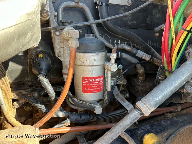 image for item DD3440 2008 Freightliner Columbia 120 semi truck