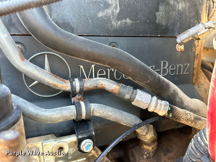 image for item DD3440 2008 Freightliner Columbia 120 semi truck