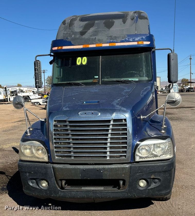 image for item DH8642 2006 Freightliner Century Class semi truck