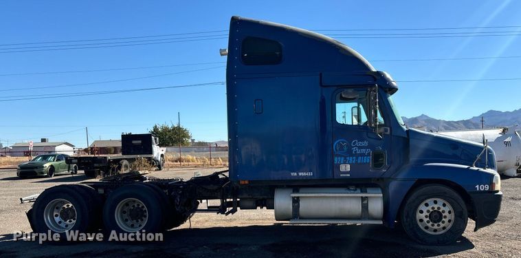 image for item DH8642 2006 Freightliner Century Class semi truck