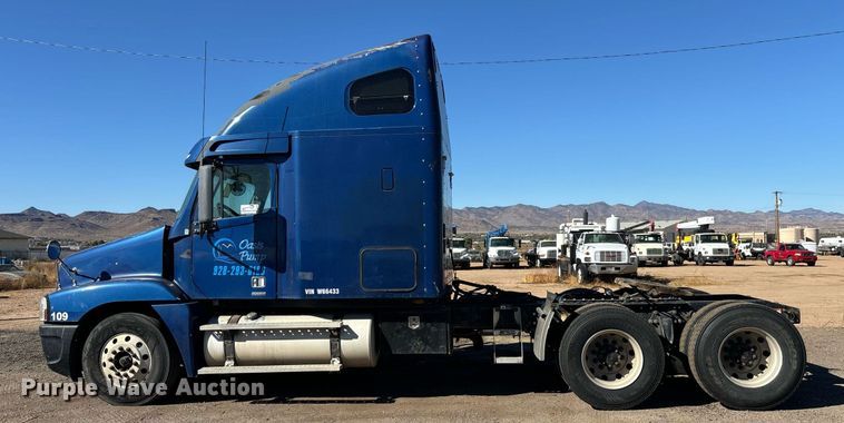 image for item DH8642 2006 Freightliner Century Class semi truck