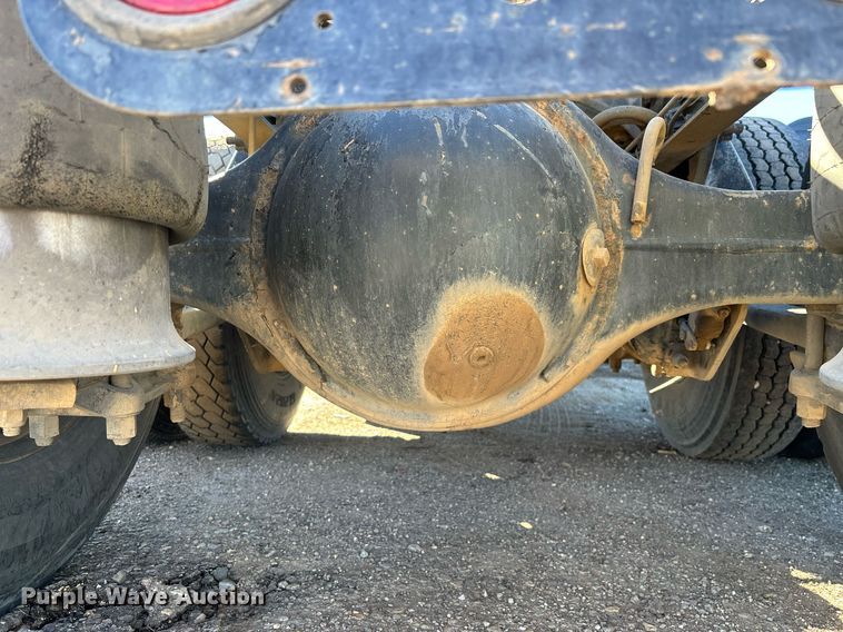 image for item DH8642 2006 Freightliner Century Class semi truck