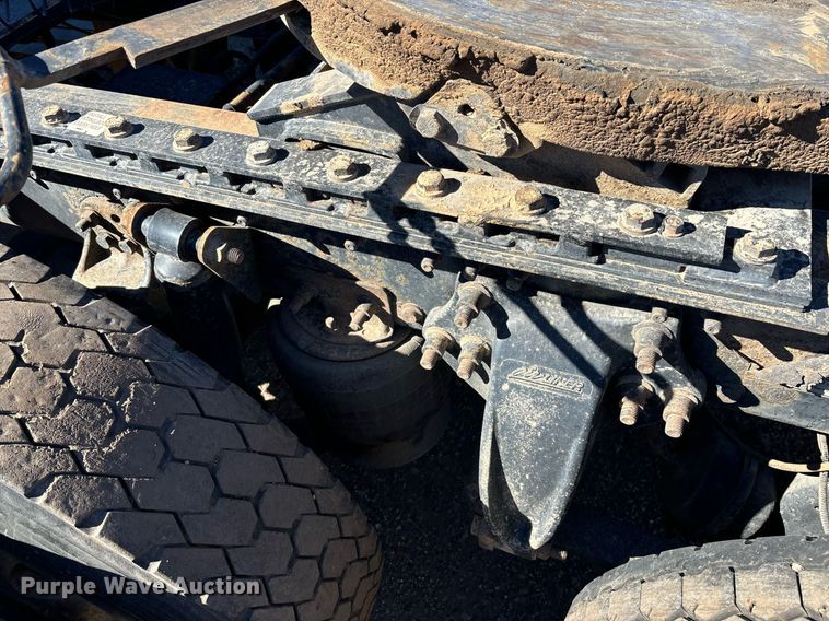 image for item DH8642 2006 Freightliner Century Class semi truck