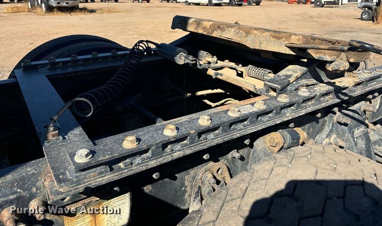 image for item DH8642 2006 Freightliner Century Class semi truck