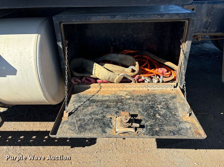 image for item DH8642 2006 Freightliner Century Class semi truck