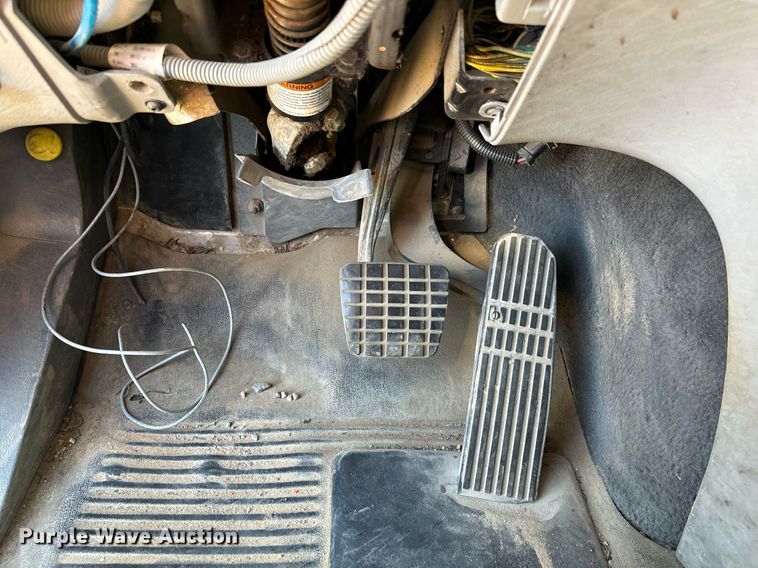 image for item DH8642 2006 Freightliner Century Class semi truck