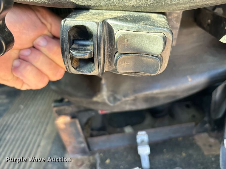 image for item DH8642 2006 Freightliner Century Class semi truck