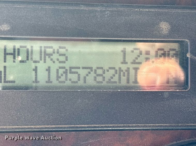 image for item DH8642 2006 Freightliner Century Class semi truck