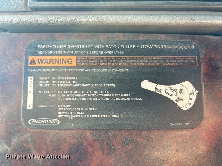 image for item DH8642 2006 Freightliner Century Class semi truck