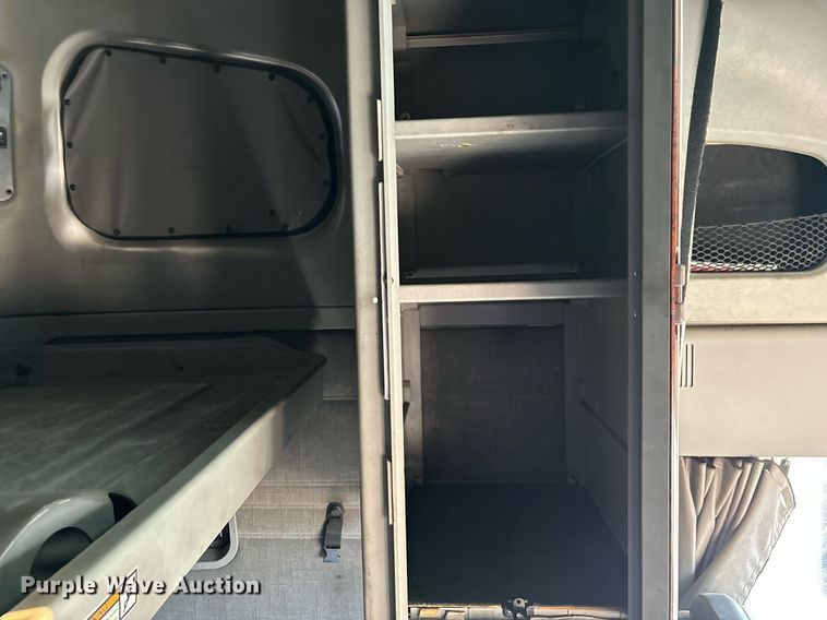 image for item DH8642 2006 Freightliner Century Class semi truck