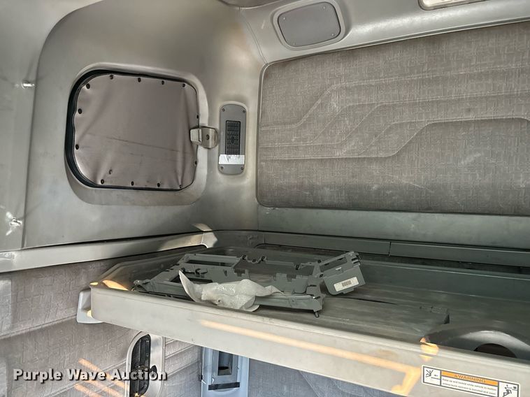 image for item DH8642 2006 Freightliner Century Class semi truck