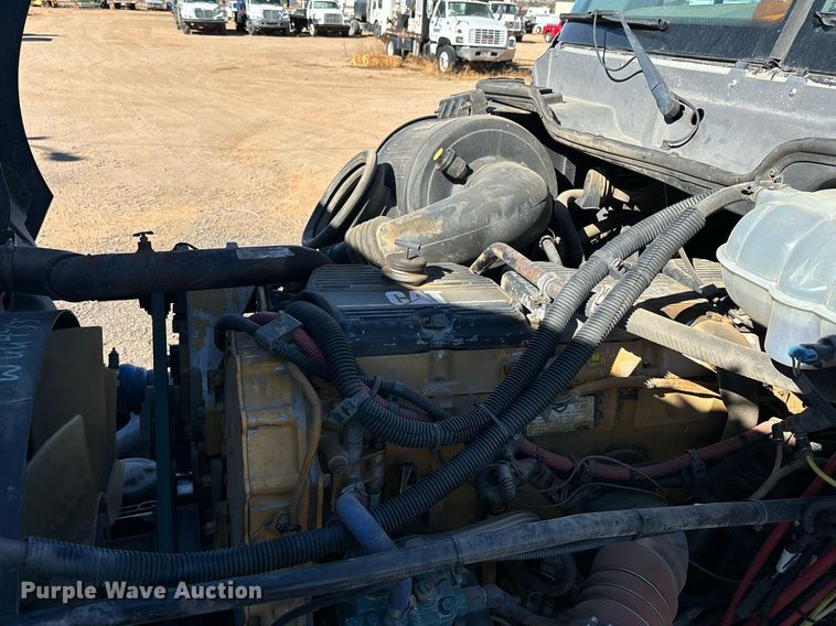 image for item DH8642 2006 Freightliner Century Class semi truck