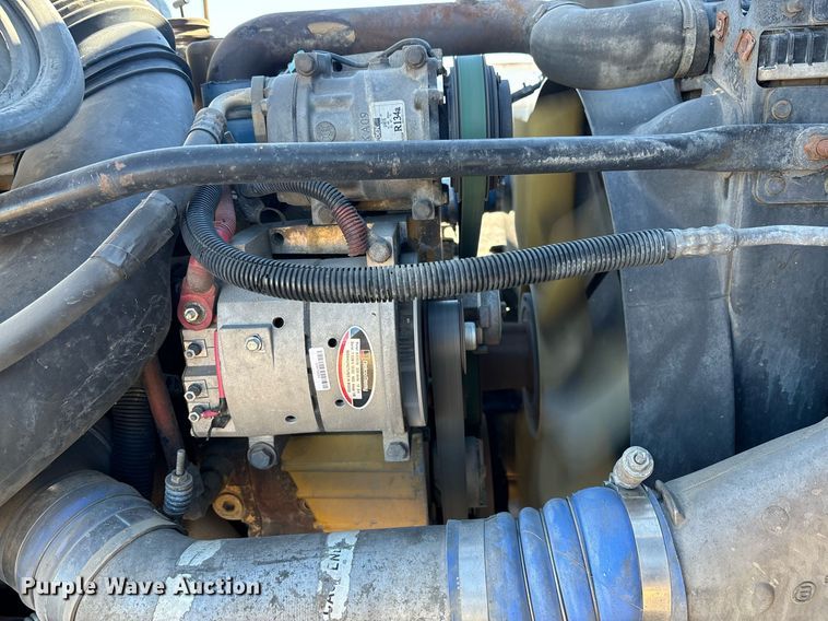 image for item DH8642 2006 Freightliner Century Class semi truck