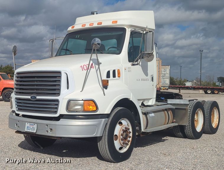 image for item DL1048 1998 Ford LA9000 semi truck