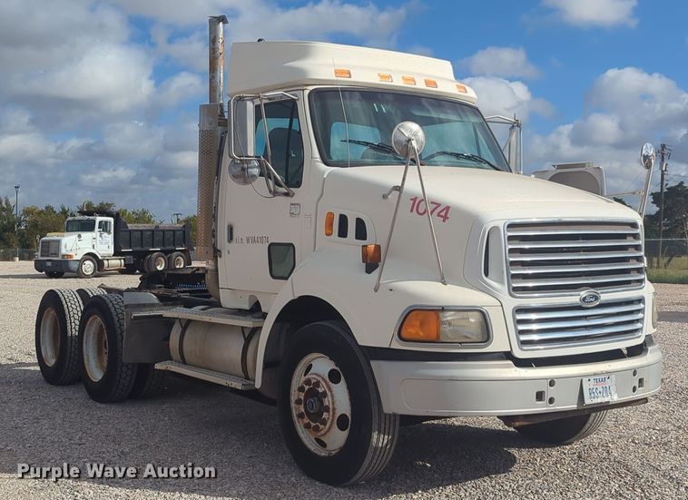 image for item DL1048 1998 Ford LA9000 semi truck