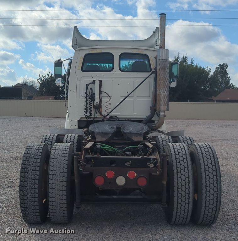 image for item DL1048 1998 Ford LA9000 semi truck