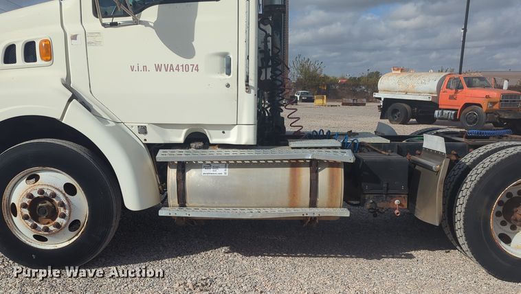 image for item DL1048 1998 Ford LA9000 semi truck