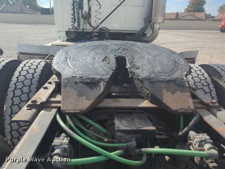 image for item DL1048 1998 Ford LA9000 semi truck