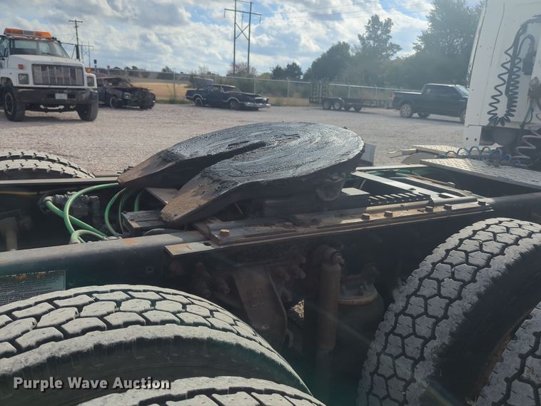 image for item DL1048 1998 Ford LA9000 semi truck