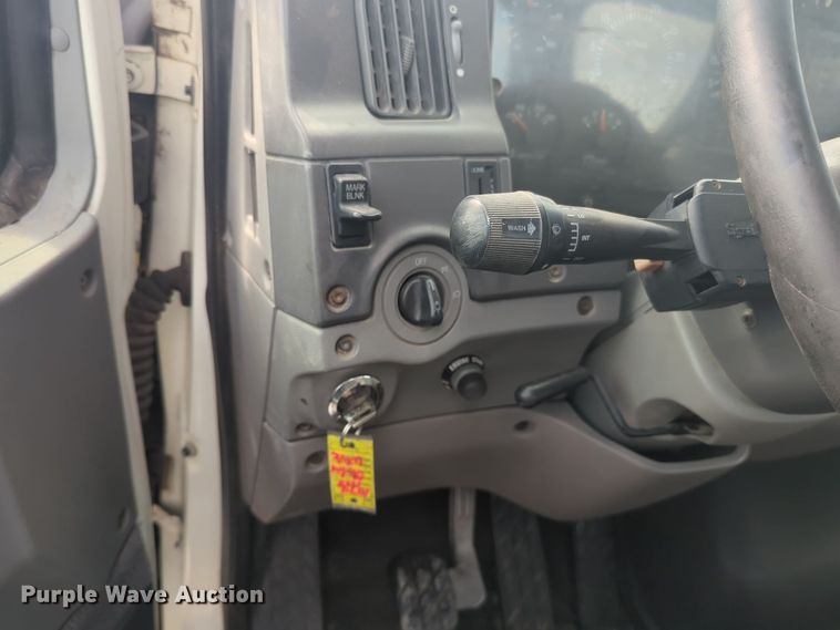 image for item DL1048 1998 Ford LA9000 semi truck