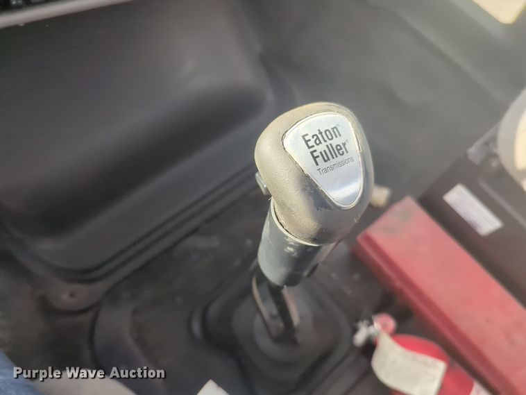 image for item DL1048 1998 Ford LA9000 semi truck