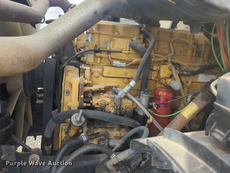 image for item DL1048 1998 Ford LA9000 semi truck