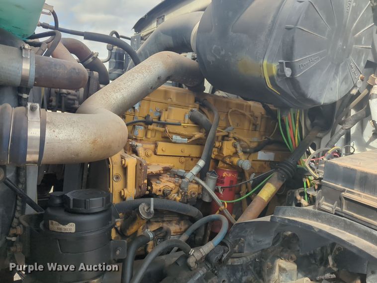 image for item DL1048 1998 Ford LA9000 semi truck