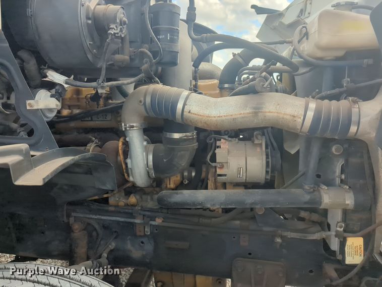 image for item DL1048 1998 Ford LA9000 semi truck