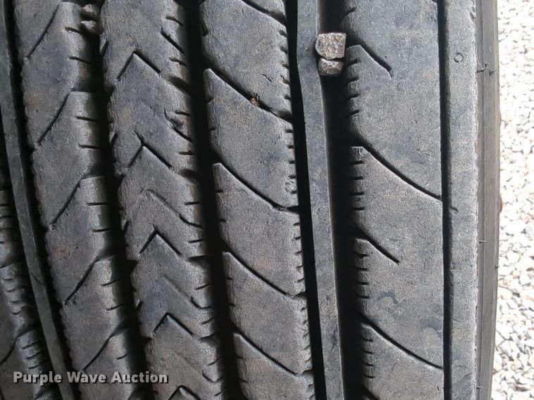 image for item DL1048 1998 Ford LA9000 semi truck