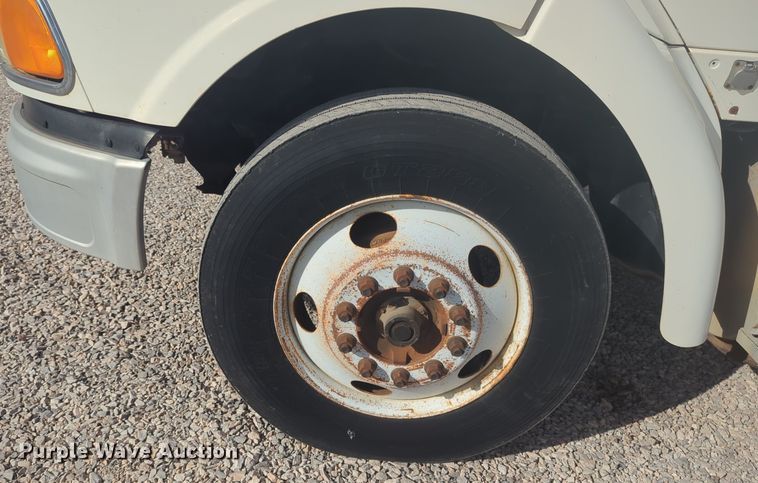 image for item DL1048 1998 Ford LA9000 semi truck