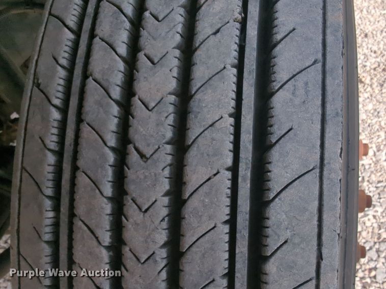 image for item DL1048 1998 Ford LA9000 semi truck