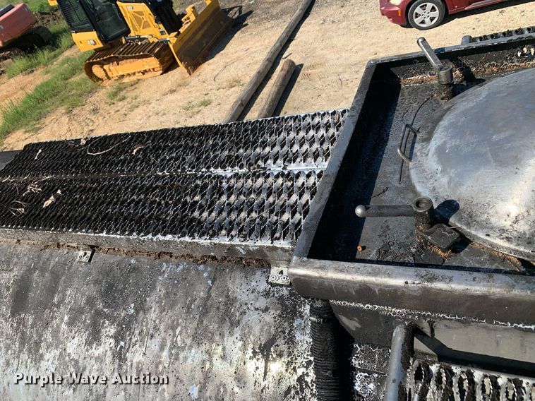 image for item DM1812 1999 Tremcar CT5931 tank trailer