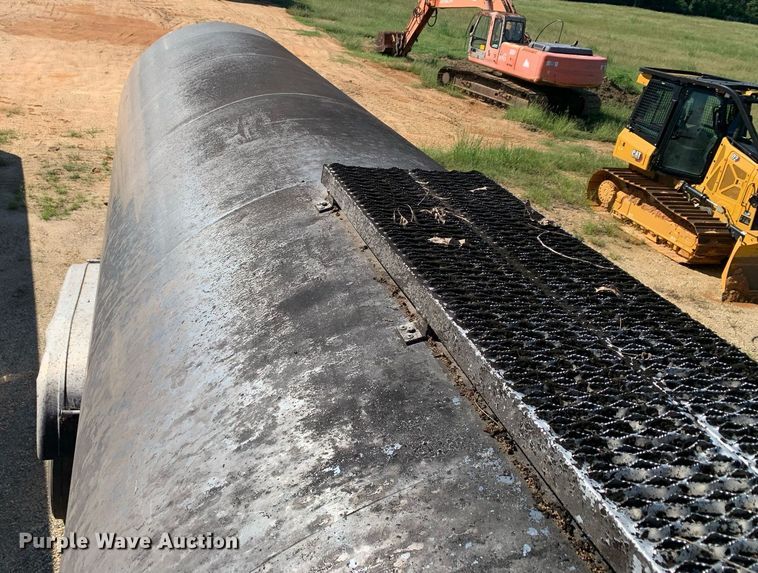 image for item DM1812 1999 Tremcar CT5931 tank trailer