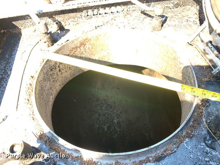 image for item DM1812 1999 Tremcar CT5931 tank trailer