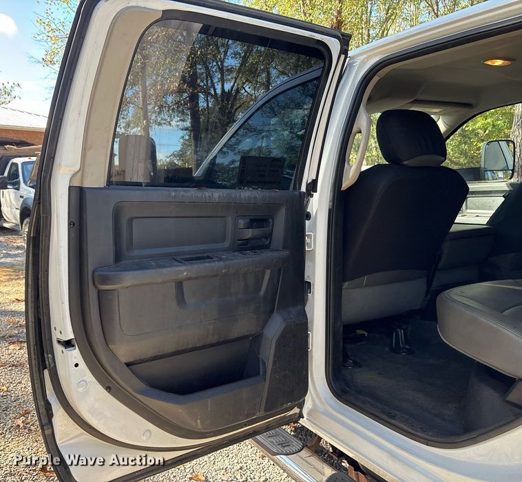 image for item DM1850 2013 Dodge Ram 5500HD Crew Cab utility / service truck