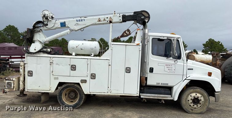 image for item DM1854 2002 Freightliner  F50 utility / service truck