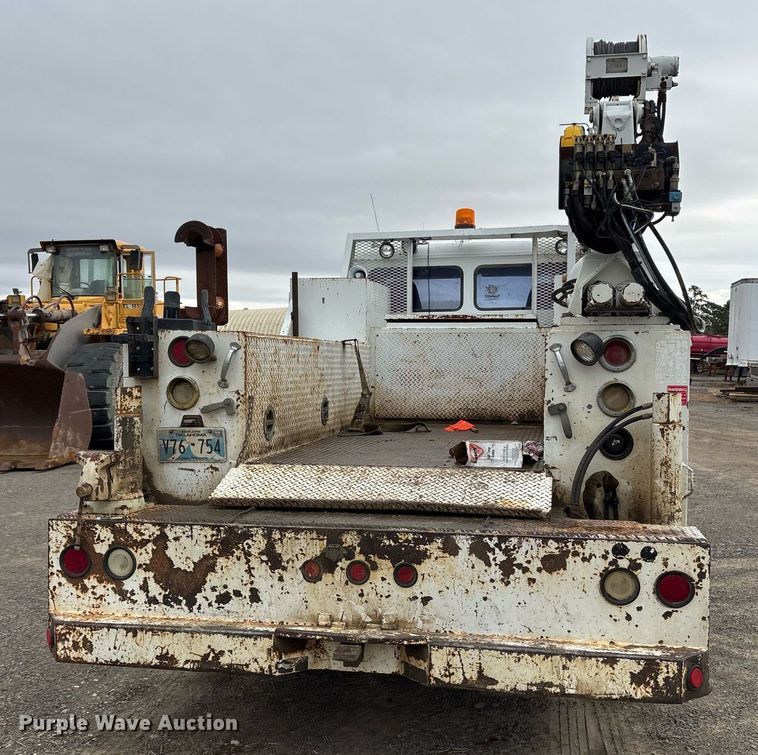 image for item DM1854 2002 Freightliner  F50 utility / service truck