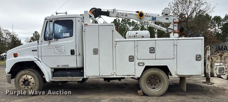 image for item DM1854 2002 Freightliner  F50 utility / service truck