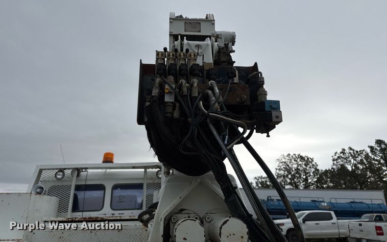 image for item DM1854 2002 Freightliner  F50 utility / service truck